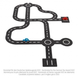 Spielstraße mit 2 Fahrzeugen